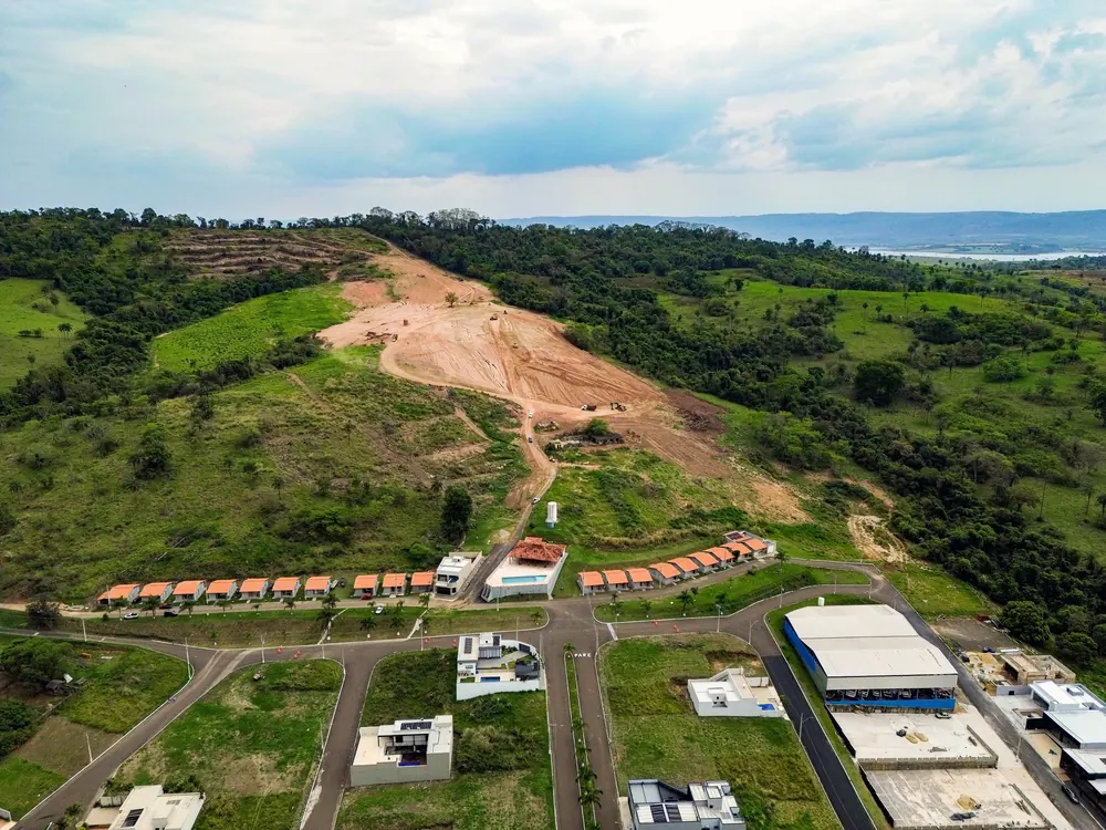 Chalés e casas da fase I, com a área da fase II ao fundo